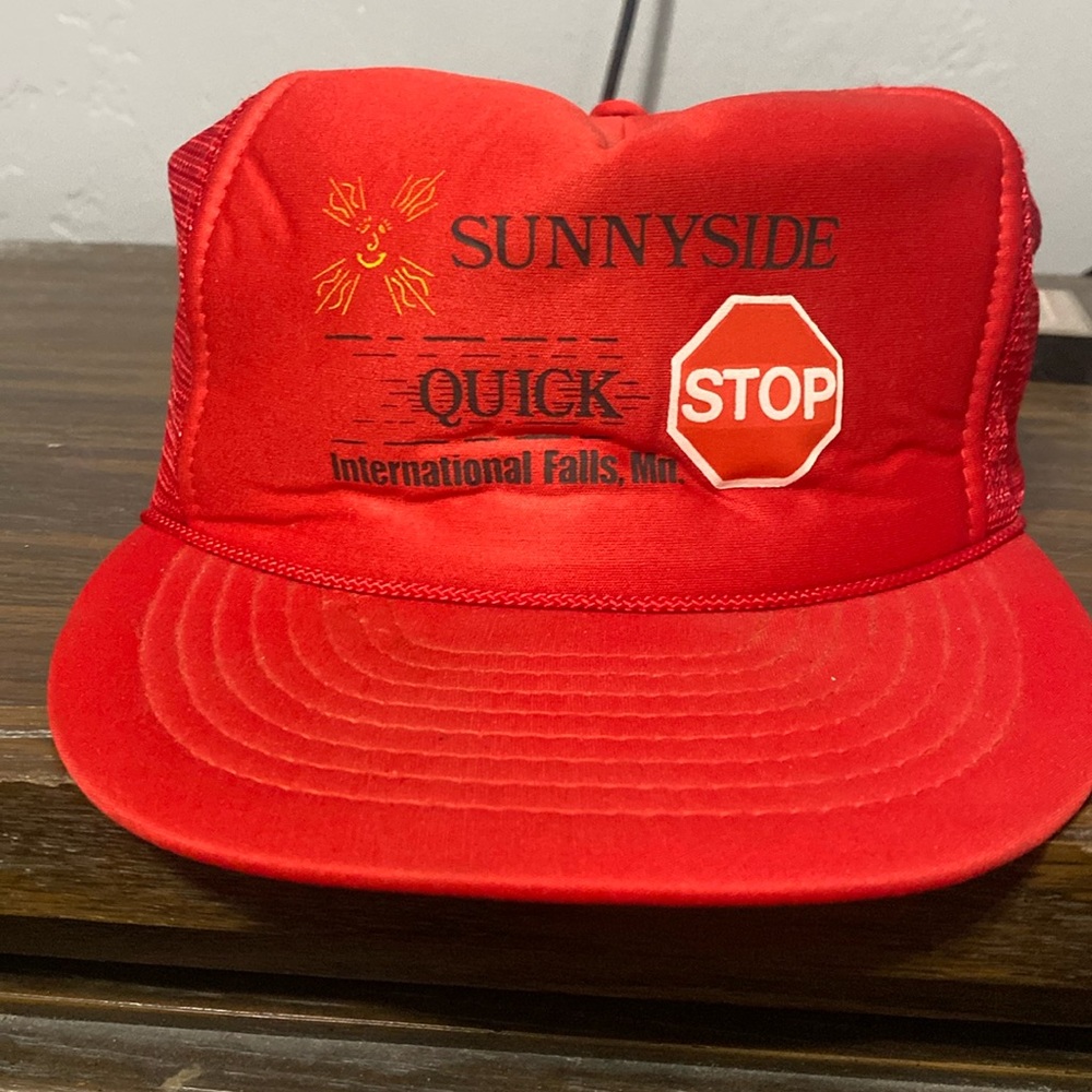 Vintage Trucker Hat “Sunnyside Quick Stop International Falls MN”